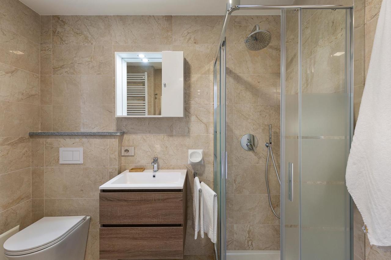 Appartamento Carolnoemi - Vista Lago - By Impero House Baveno Kültér fotó